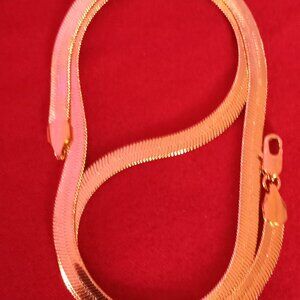 Golden herringbone necklace